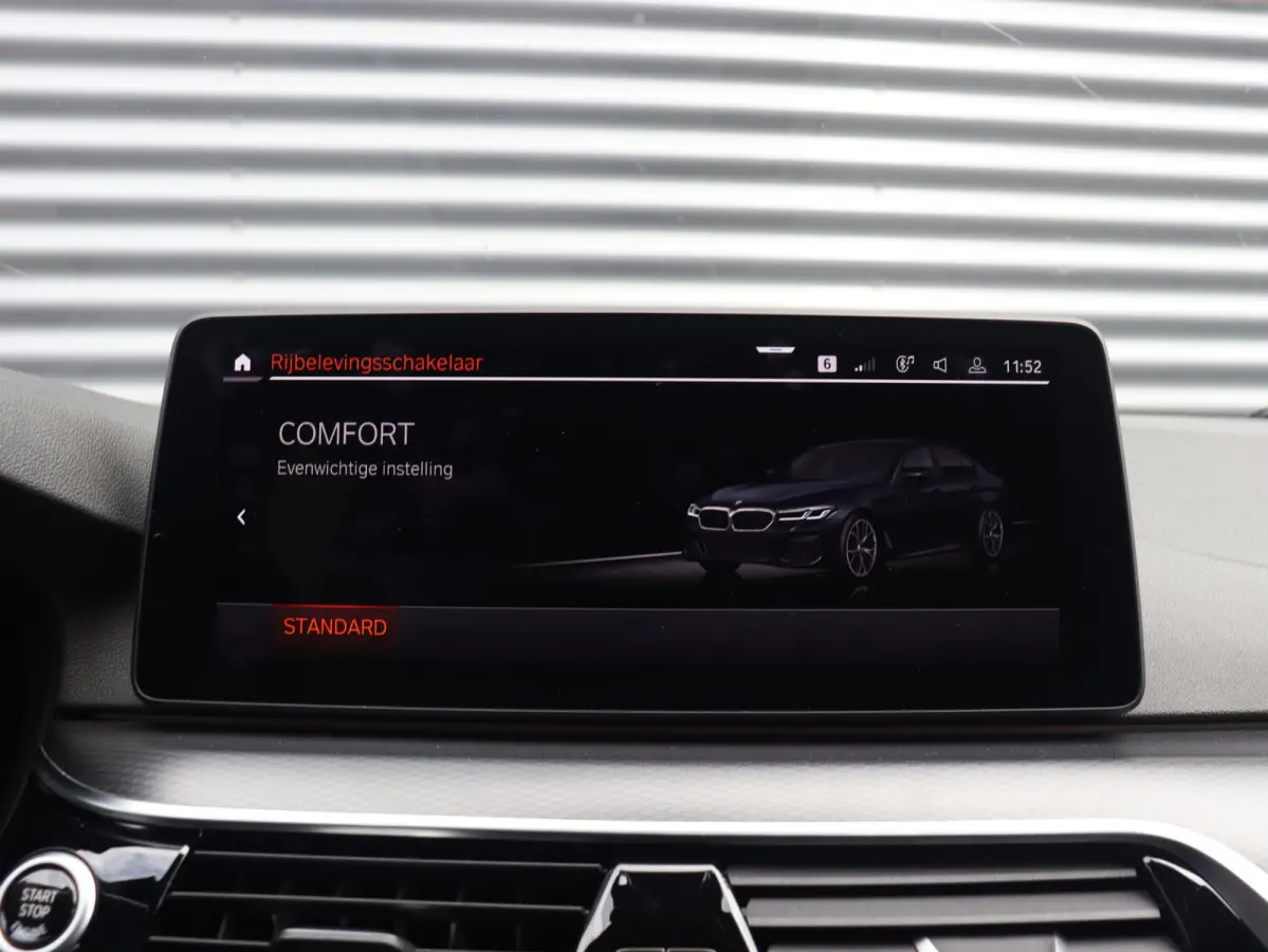 530i | High Executive | M Sportpakket | Panodak | Head-Up | Trekhaak | Driving Assistant Prof. | Hi-Fi | Parking Assistant Plus | Laserlight | Comfort Access | 20'' LMV