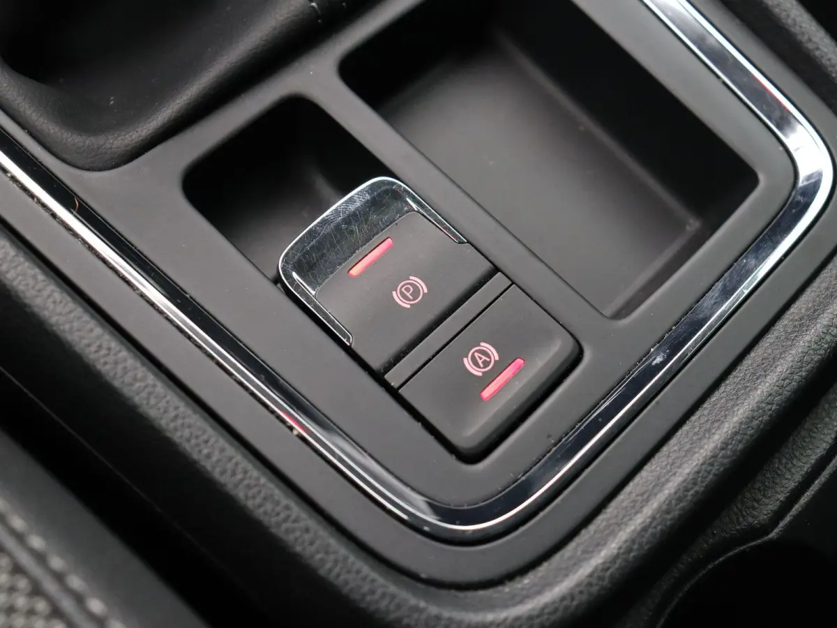 1.0 EcoTSI Style Business Intense | Trekhaak | Led | Carplay | Climate control |