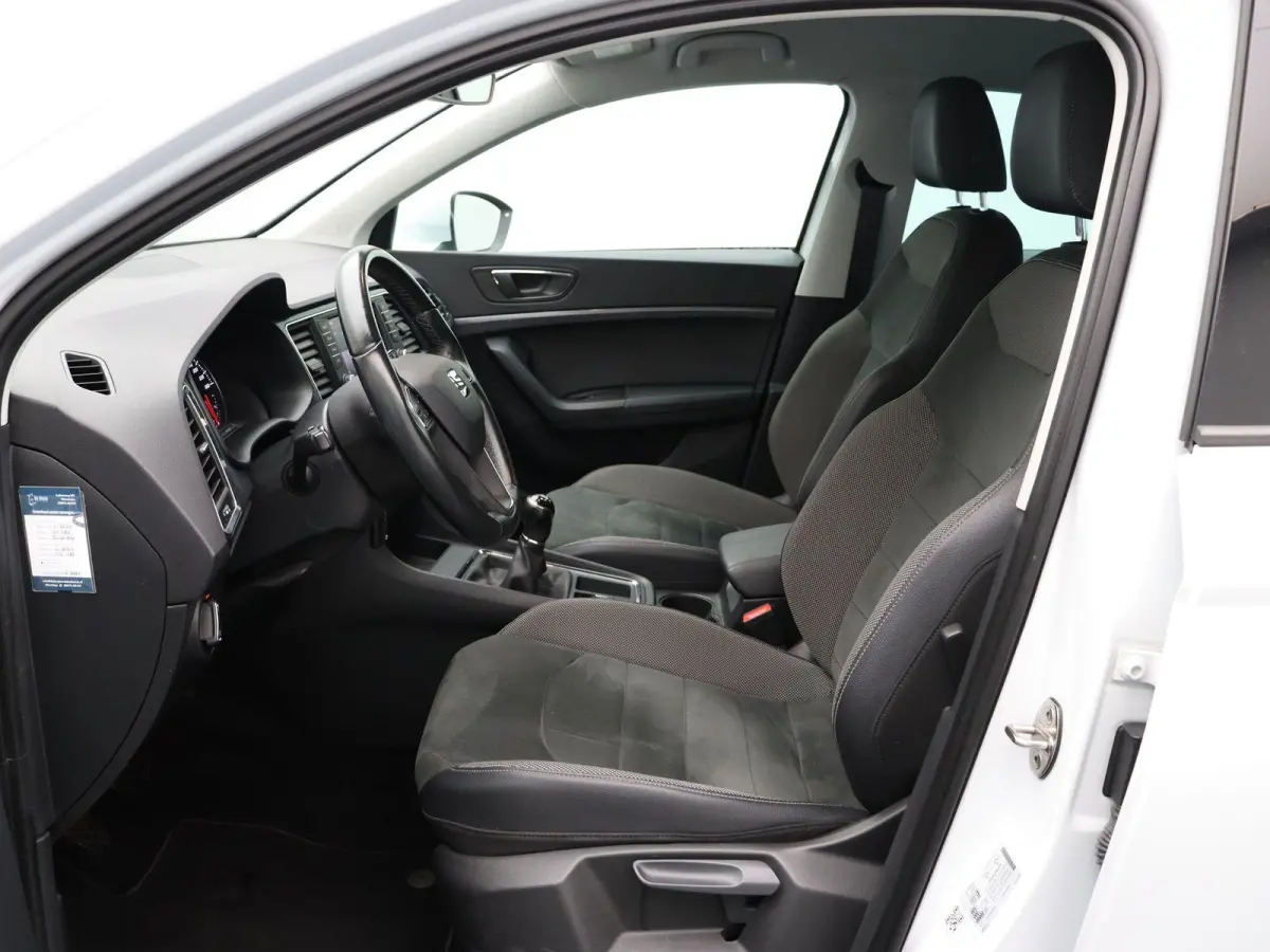 1.0 EcoTSI Style Business Intense | Trekhaak | Led | Carplay | Climate control |