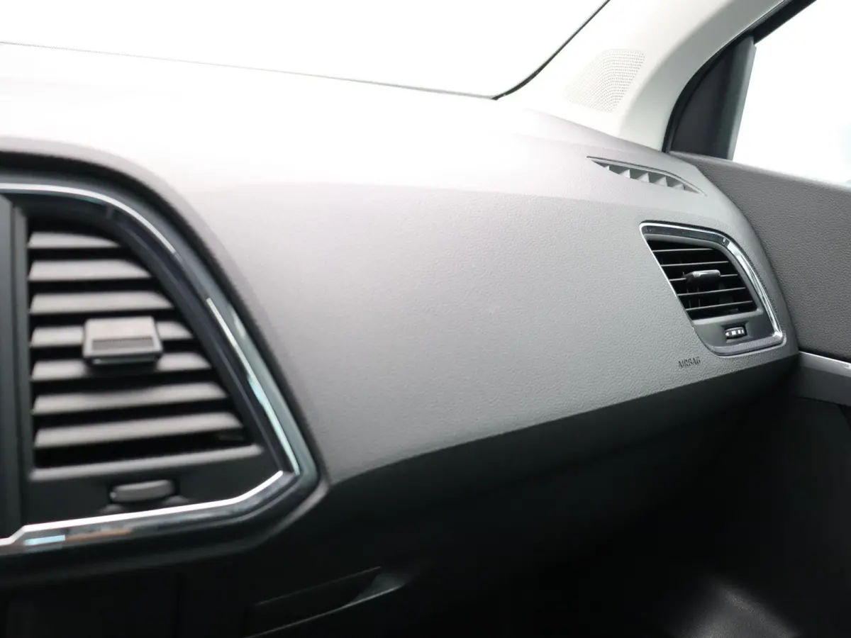 1.0 EcoTSI Style Business Intense | Trekhaak | Led | Carplay | Climate control |
