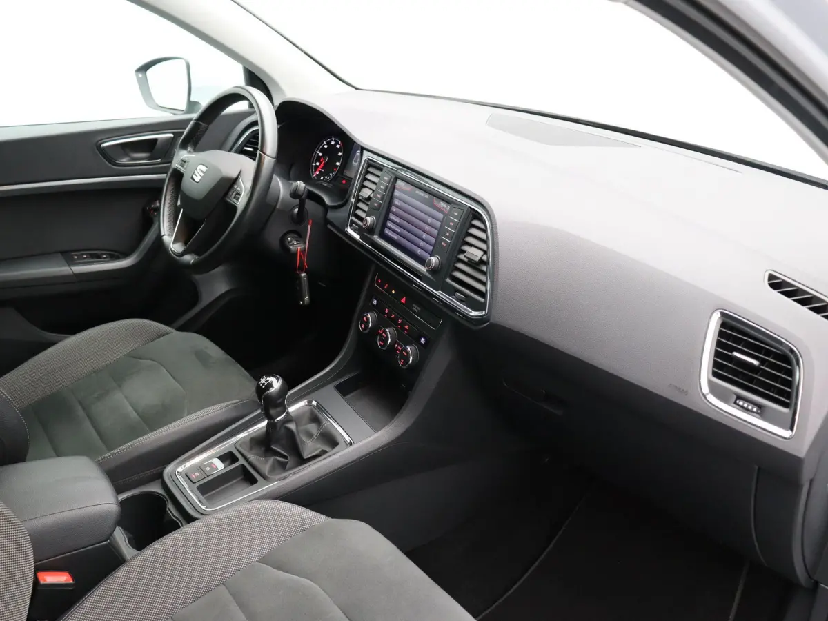 1.0 EcoTSI Style Business Intense | Trekhaak | Led | Carplay | Climate control |