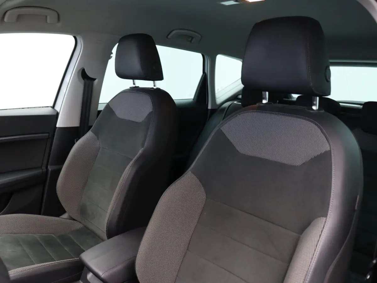1.0 EcoTSI Style Business Intense | Trekhaak | Led | Carplay | Climate control |