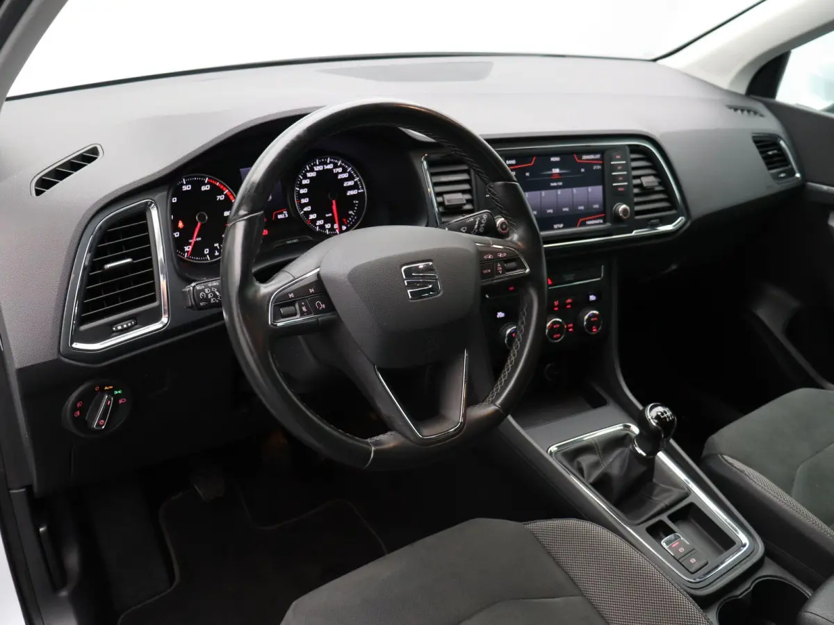 1.0 EcoTSI Style Business Intense | Trekhaak | Led | Carplay | Climate control |