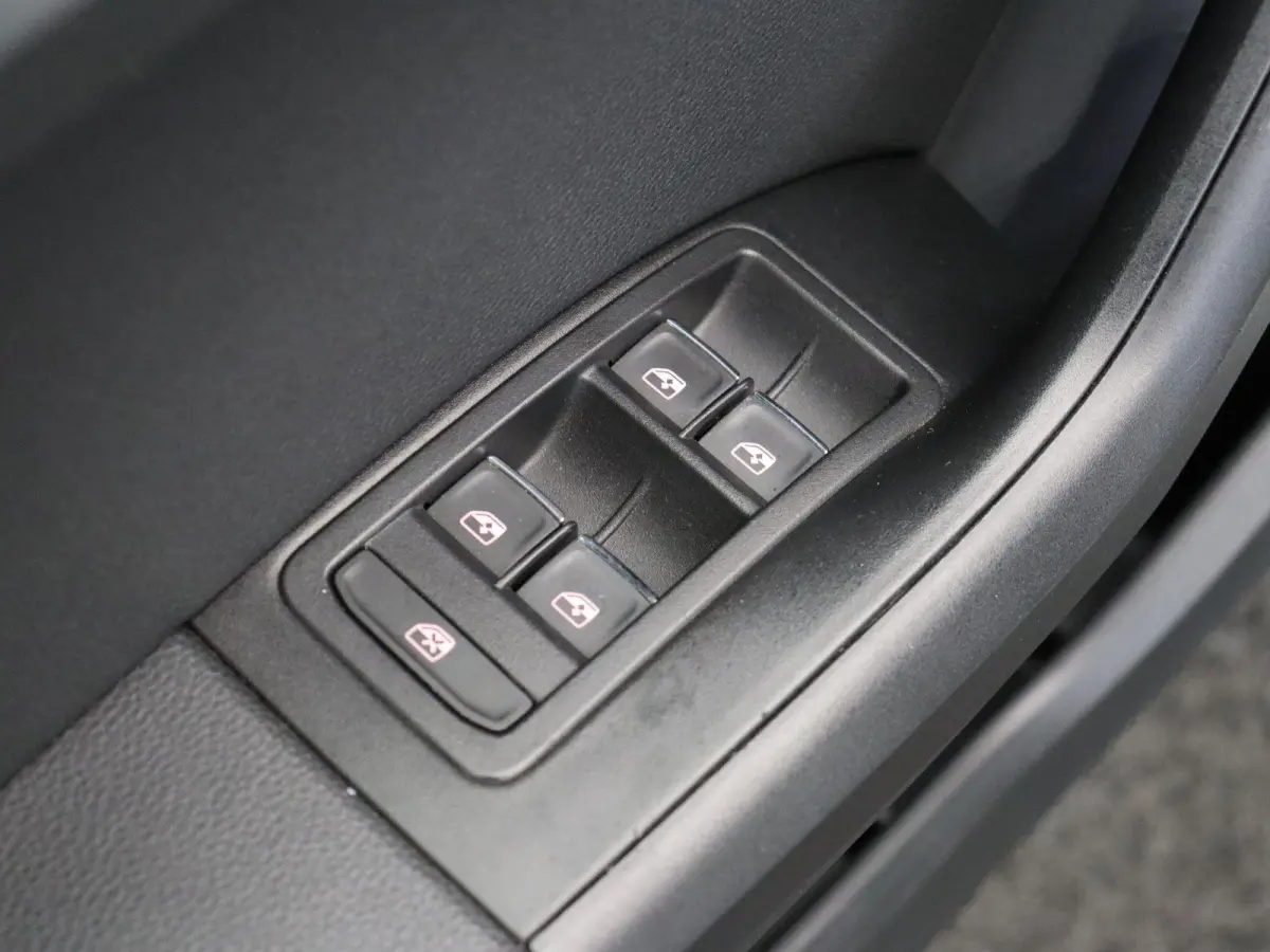 1.0 EcoTSI Style Business Intense | Trekhaak | Led | Carplay | Climate control |