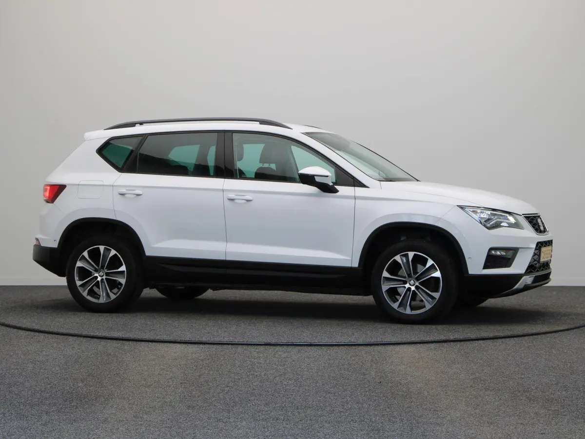 1.0 EcoTSI Style Business Intense | Trekhaak | Led | Carplay | Climate control |