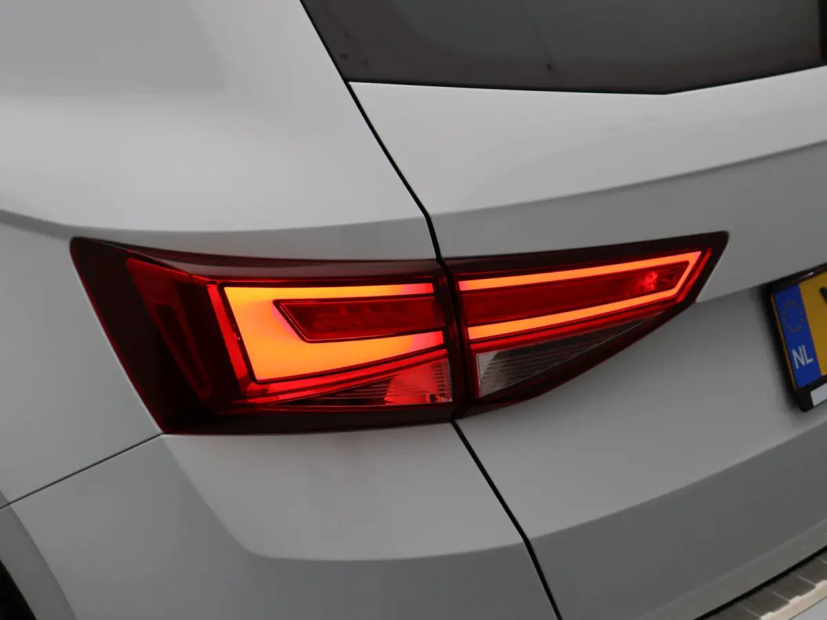 1.0 EcoTSI Style Business Intense | Trekhaak | Led | Carplay | Climate control |