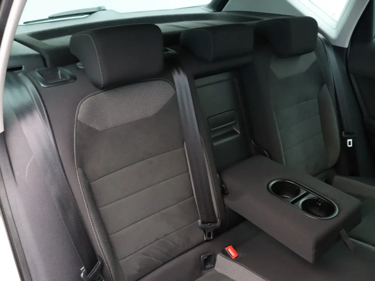 1.0 EcoTSI Style Business Intense | Trekhaak | Led | Carplay | Climate control |