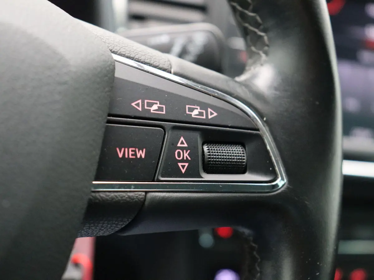 1.0 EcoTSI Style Business Intense | Trekhaak | Led | Carplay | Climate control |