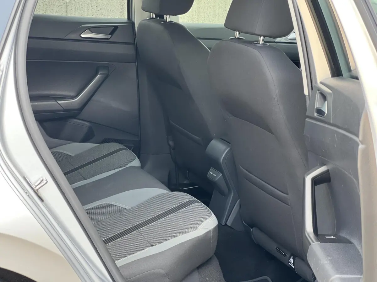 1.0 TSI R-Line|IQ Light|Dodehoek|Keyless|Virtual|Carplay|Sfeer|