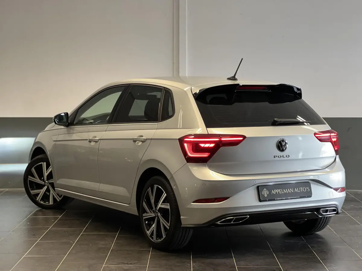1.0 TSI R-Line|IQ Light|Dodehoek|Keyless|Virtual|Carplay|Sfeer|