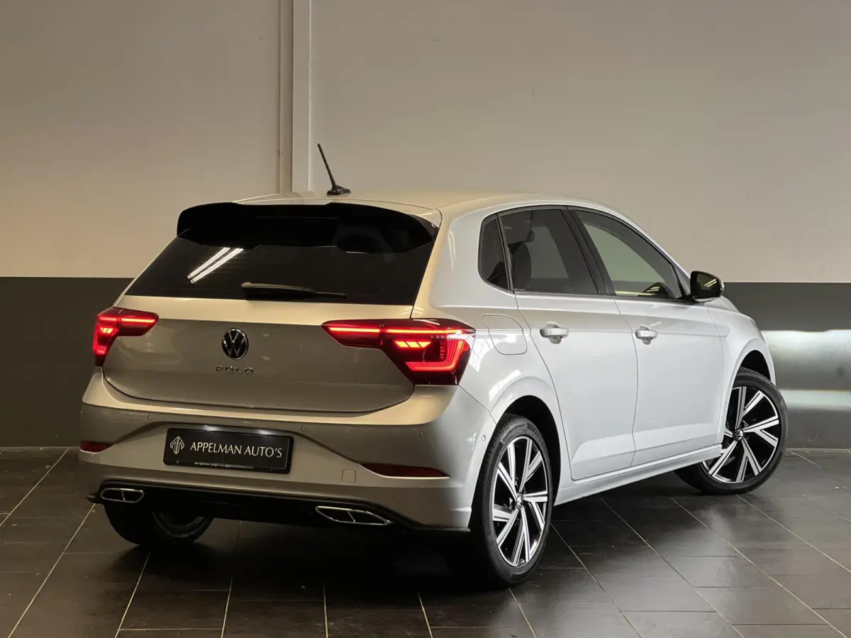 1.0 TSI R-Line|IQ Light|Dodehoek|Keyless|Virtual|Carplay|Sfeer|