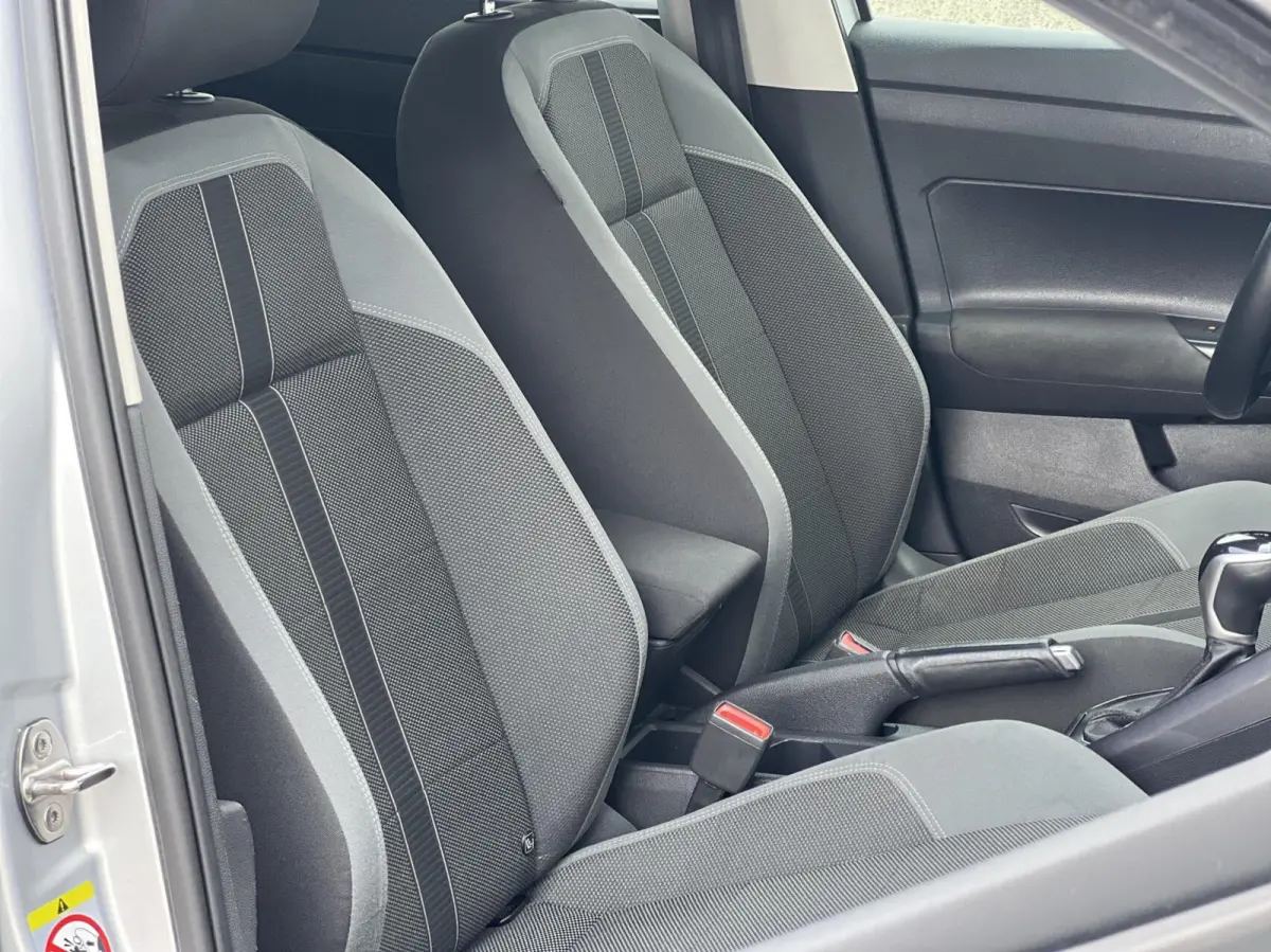 1.0 TSI R-Line|IQ Light|Dodehoek|Keyless|Virtual|Carplay|Sfeer|
