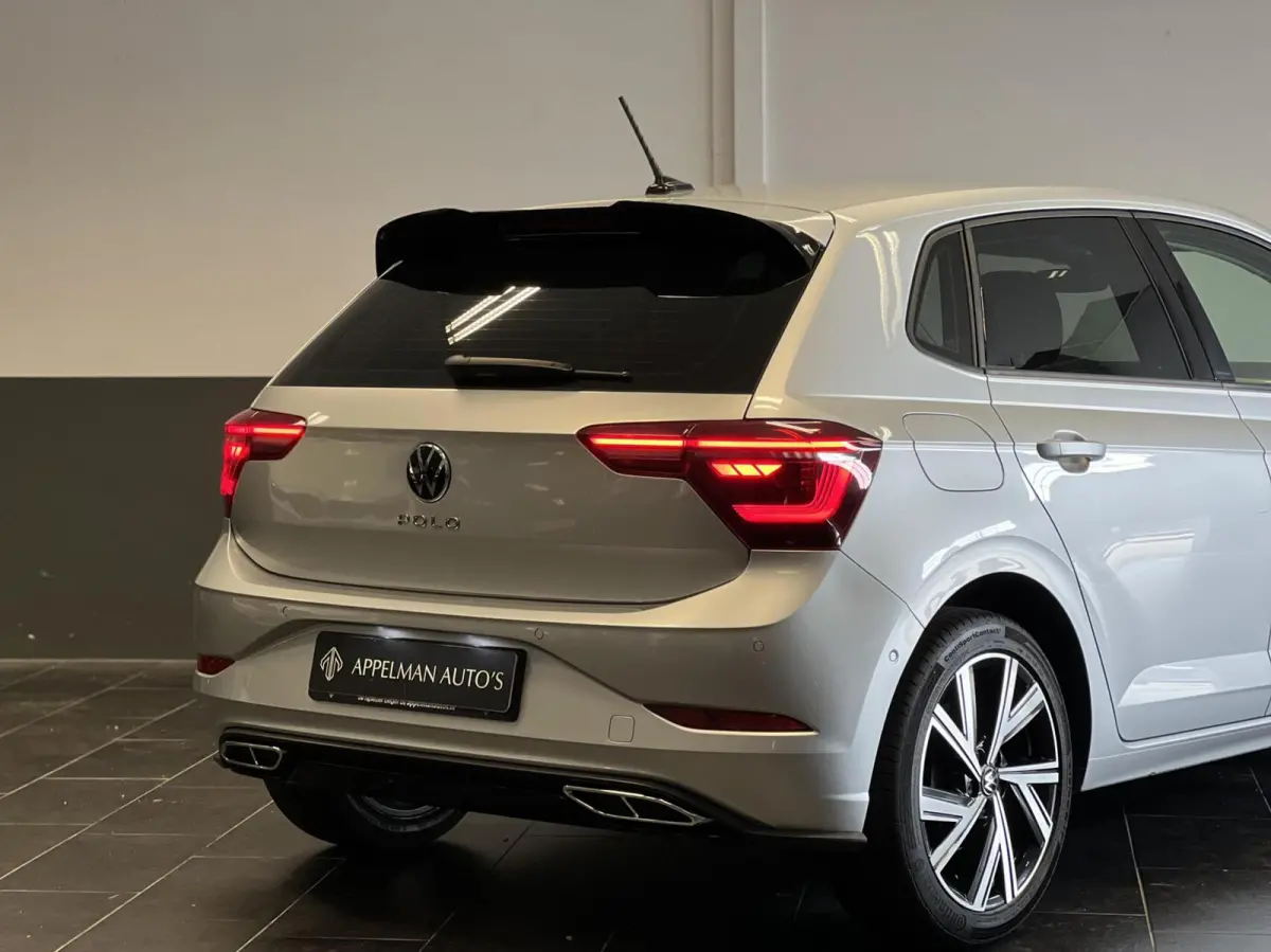 1.0 TSI R-Line|IQ Light|Dodehoek|Keyless|Virtual|Carplay|Sfeer|