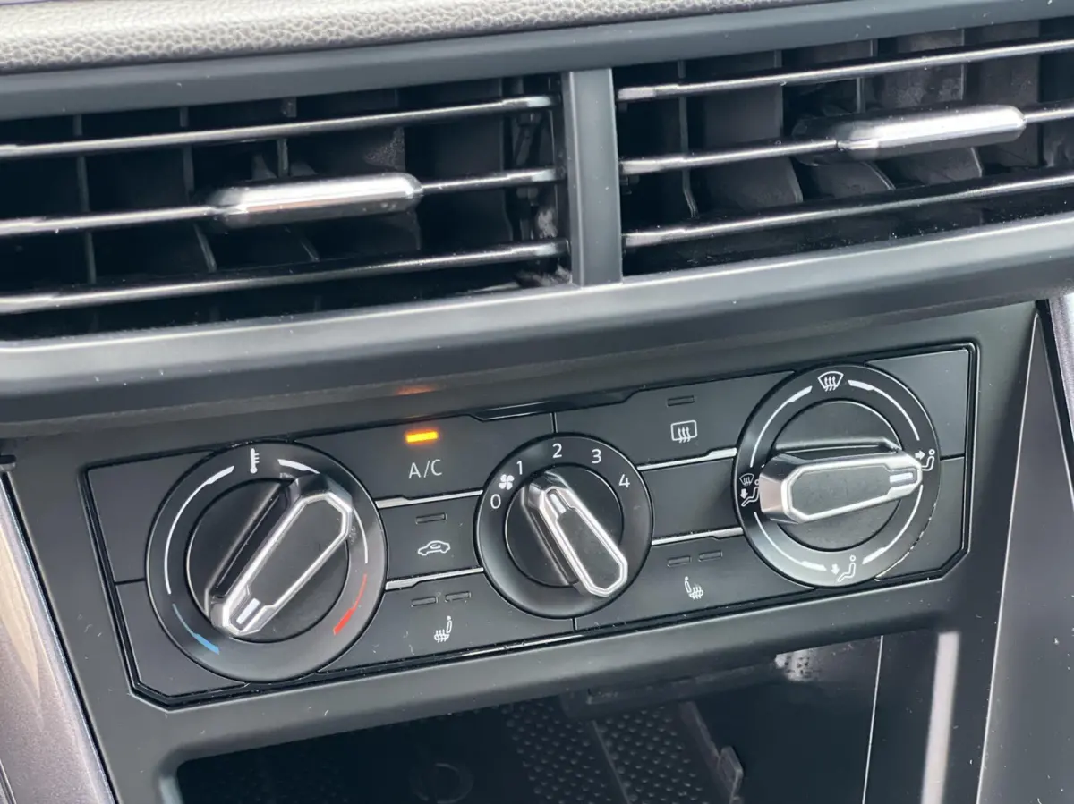 1.0 TSI R-Line|IQ Light|Dodehoek|Keyless|Virtual|Carplay|Sfeer|
