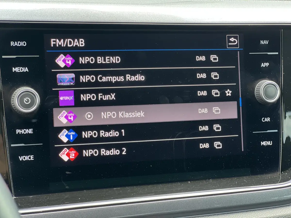 1.0 TSI R-Line|IQ Light|Dodehoek|Keyless|Virtual|Carplay|Sfeer|