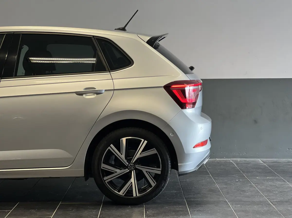 1.0 TSI R-Line|IQ Light|Dodehoek|Keyless|Virtual|Carplay|Sfeer|