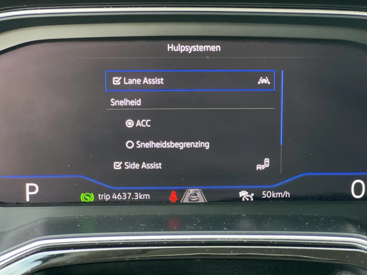 1.0 TSI R-Line|IQ Light|Dodehoek|Keyless|Virtual|Carplay|Sfeer|