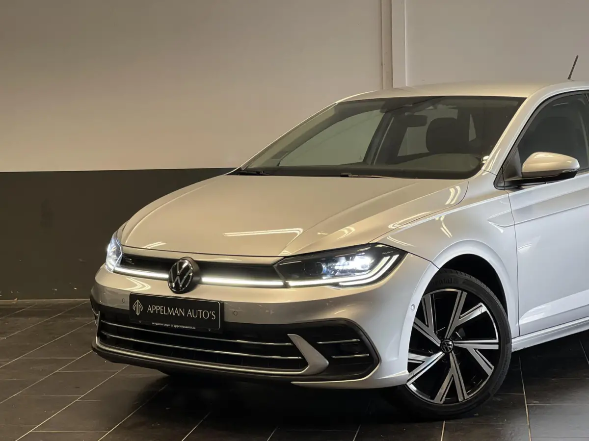 1.0 TSI R-Line|IQ Light|Dodehoek|Keyless|Virtual|Carplay|Sfeer|
