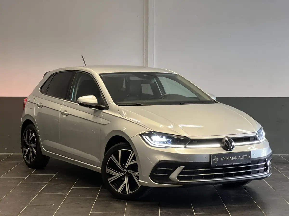 1.0 TSI R-Line|IQ Light|Dodehoek|Keyless|Virtual|Carplay|Sfeer|