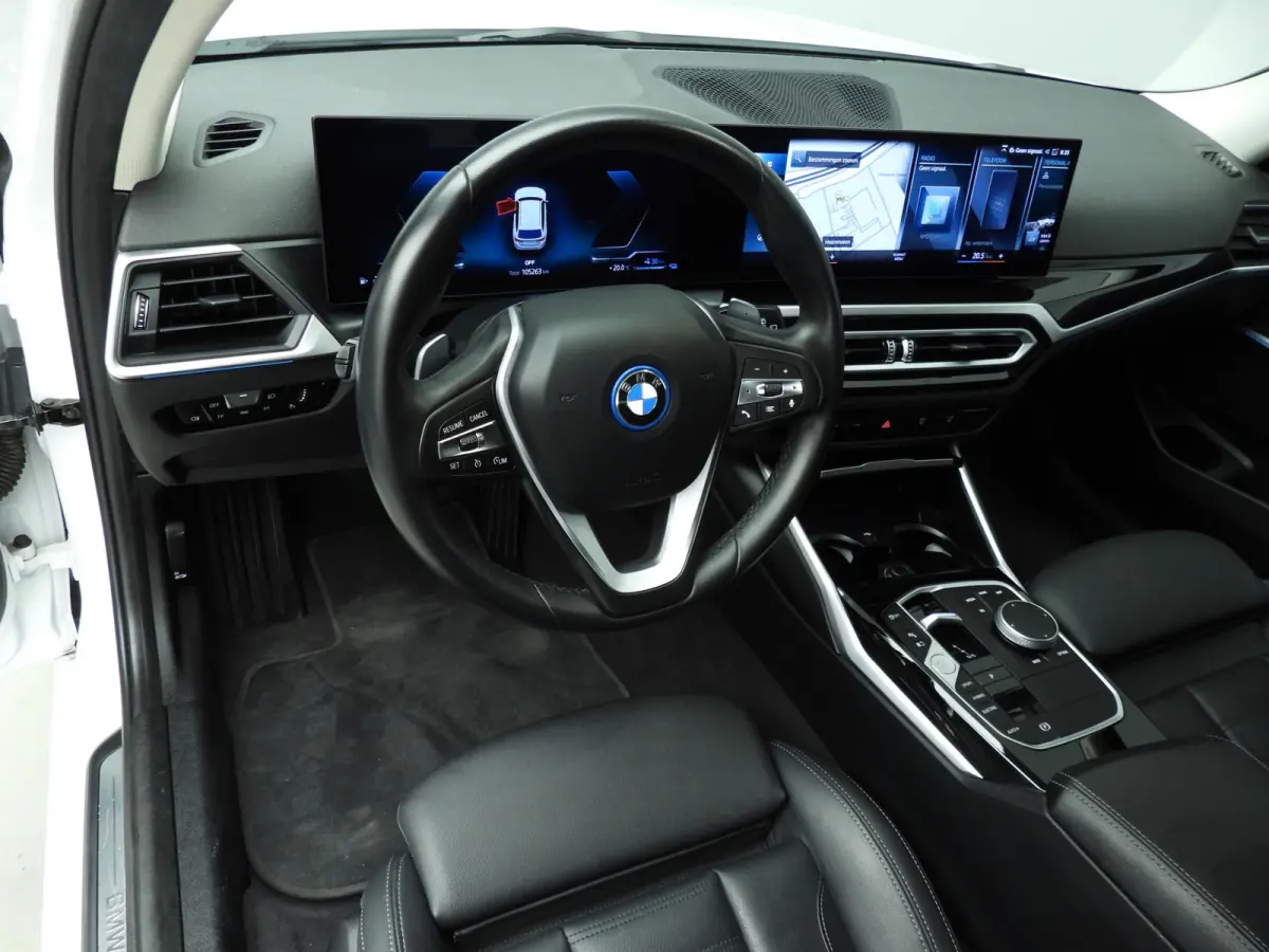 320e | LED | Leder | Navigatie | Sportstoelen | Elektr. zetels | Keyles go | DAB | Hifi speakers | Alu 17 inch