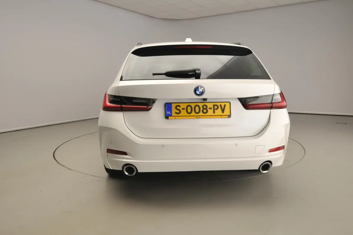320e | LED | Leder | Navigatie | Sportstoelen | Elektr. zetels | Keyles go | DAB | Hifi speakers | Alu 17 inch