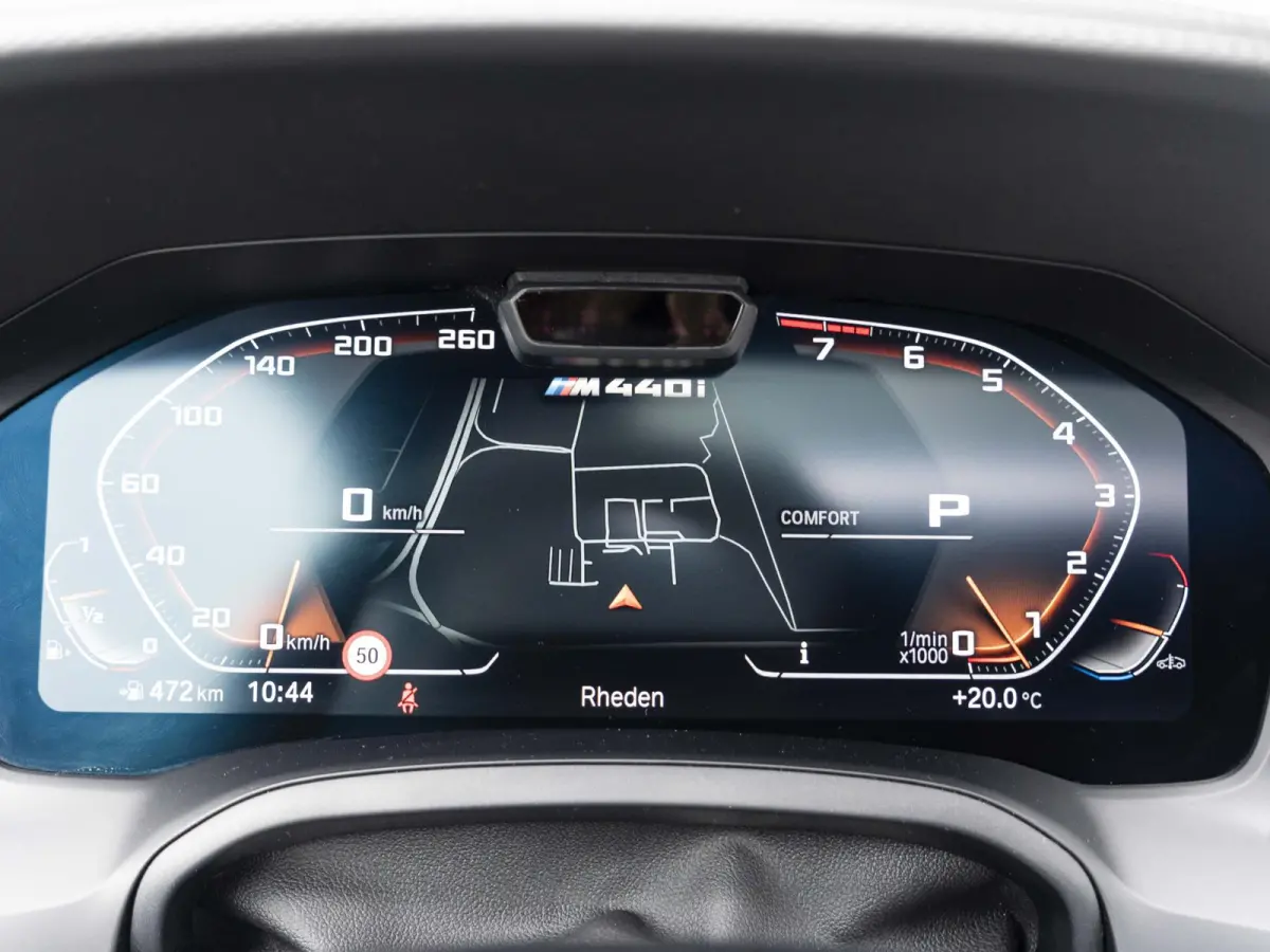 M440i xDrive | High Executive | M Sportpakket | 19 inch | Stuurwielverwarming | M Sportremsysteem Blau | M Adaptief onderstel | Elektrisch glazen schuif-/kanteldak | Driving Assistant Profes