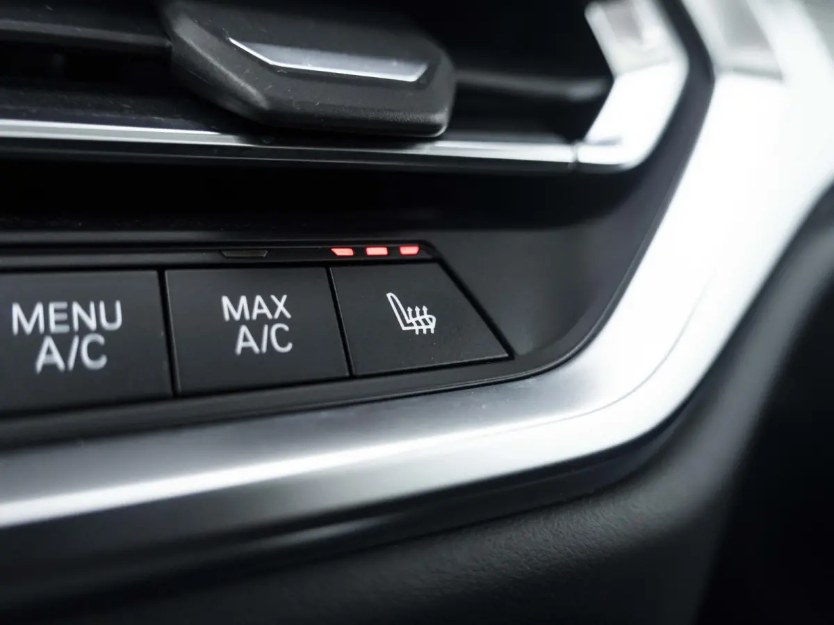 M440i xDrive | High Executive | M Sportpakket | 19 inch | Stuurwielverwarming | M Sportremsysteem Blau | M Adaptief onderstel | Elektrisch glazen schuif-/kanteldak | Driving Assistant Profes