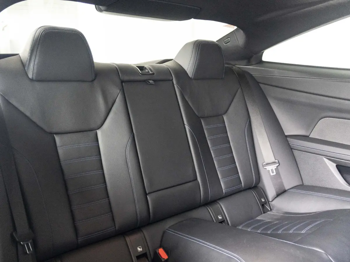 M440i xDrive | High Executive | M Sportpakket | 19 inch | Stuurwielverwarming | M Sportremsysteem Blau | M Adaptief onderstel | Elektrisch glazen schuif-/kanteldak | Driving Assistant Profes
