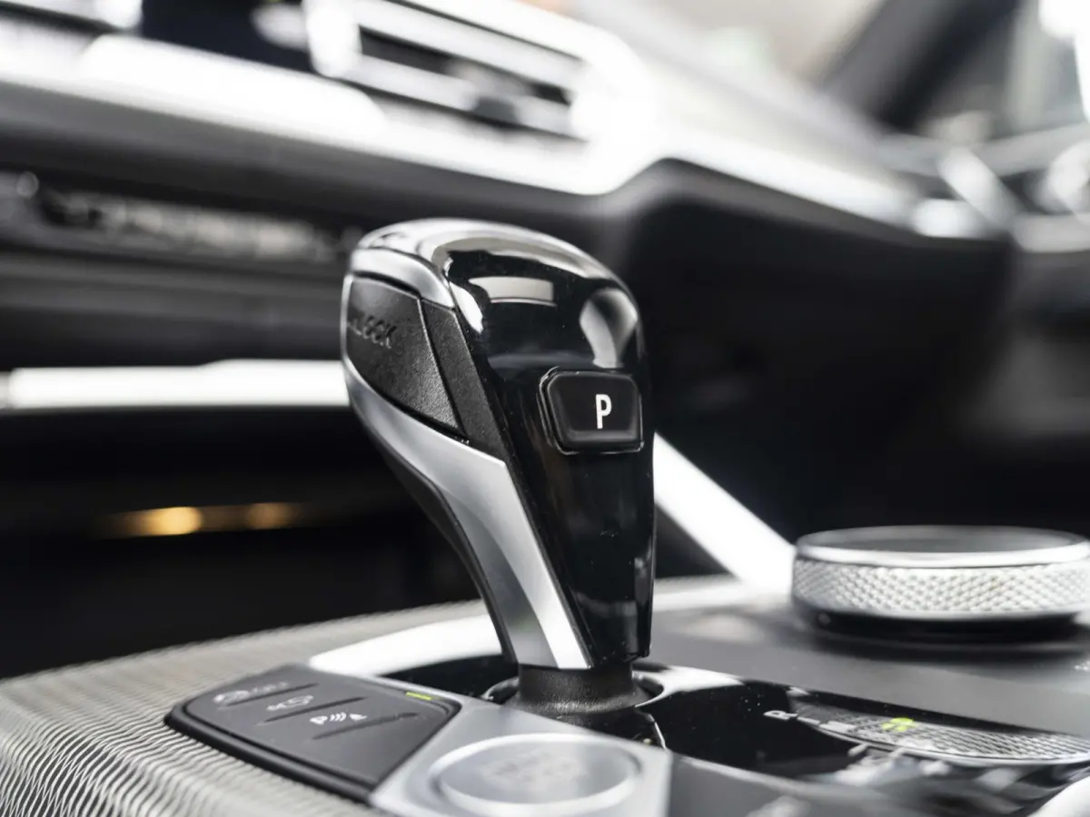 M440i xDrive | High Executive | M Sportpakket | 19 inch | Stuurwielverwarming | M Sportremsysteem Blau | M Adaptief onderstel | Elektrisch glazen schuif-/kanteldak | Driving Assistant Profes