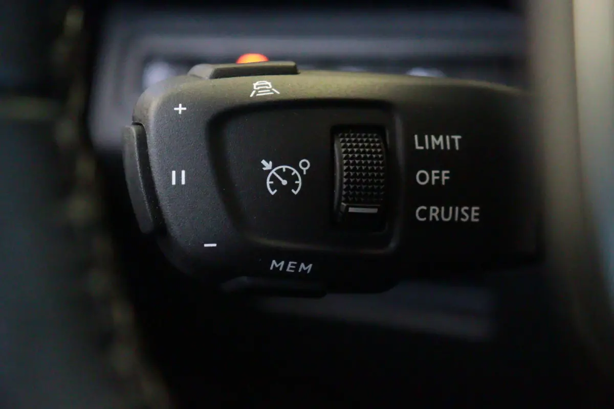 1.6 HYbrid 225 Allure Pack Business | NAVI / APPCONNECT | CAMERA + PDC | STOELVERW | ADAP CRUISE | LANE-KEEPING / WARNING |