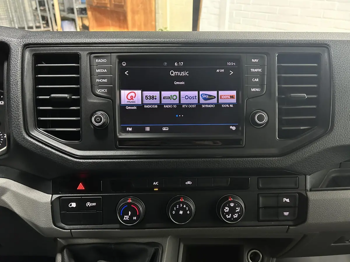 2.0 TDI 140 pk L3H3 Navi, Camera, Cruise Control Airco, Laadruimte Pakket, PDC V+A, Geveerde Stoel, 3-Zits