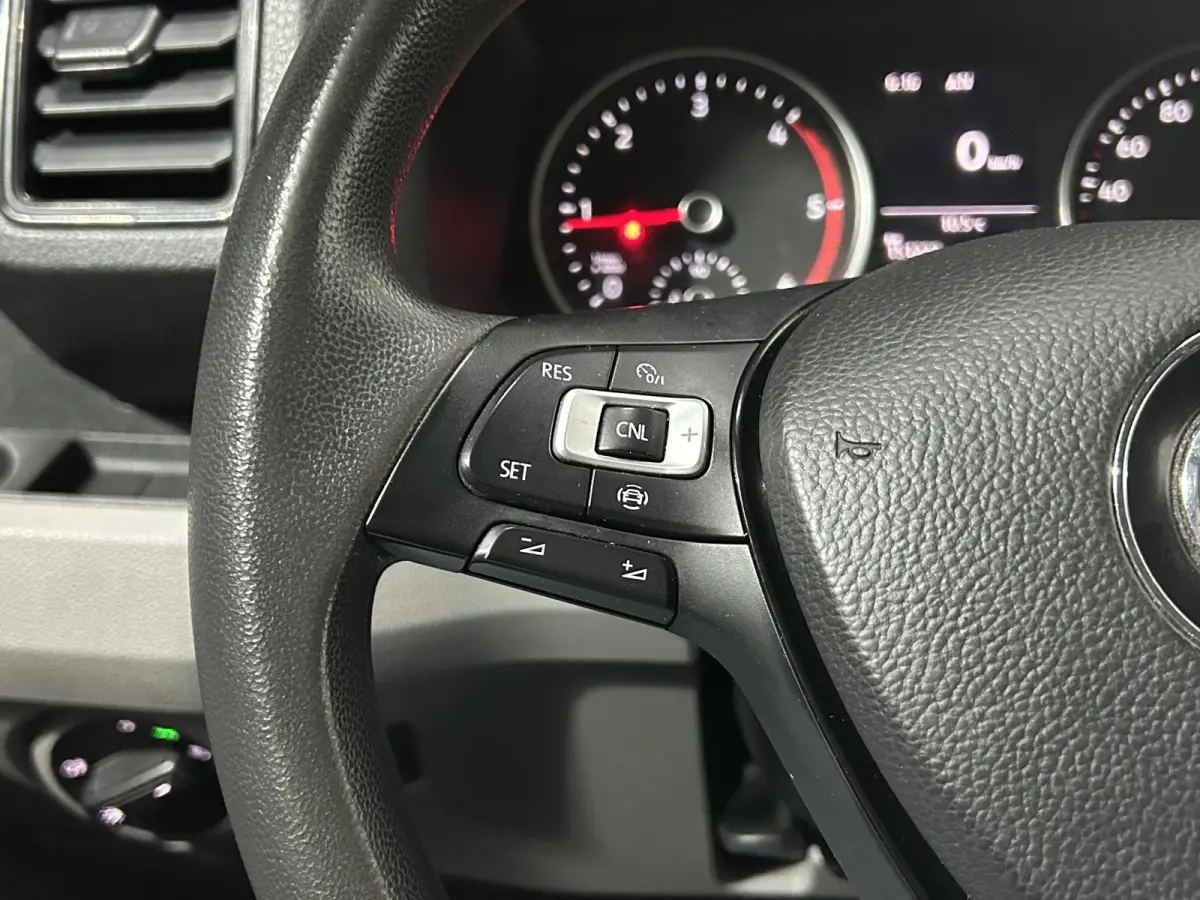 2.0 TDI 140 pk L3H3 Navi, Camera, Cruise Control Airco, Laadruimte Pakket, PDC V+A, Geveerde Stoel, 3-Zits