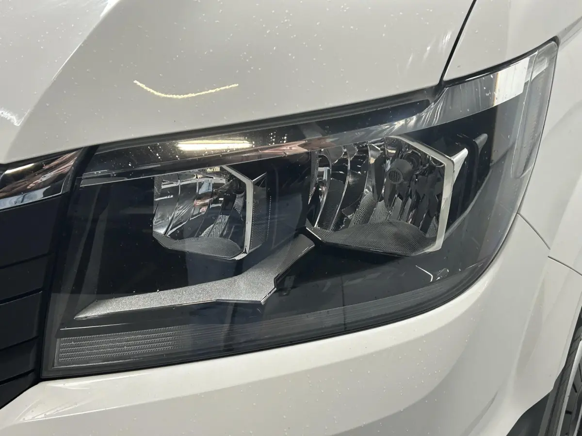 2.0 TDI 140 pk L3H3 Navi, Camera, Cruise Control Airco, Laadruimte Pakket, PDC V+A, Geveerde Stoel, 3-Zits