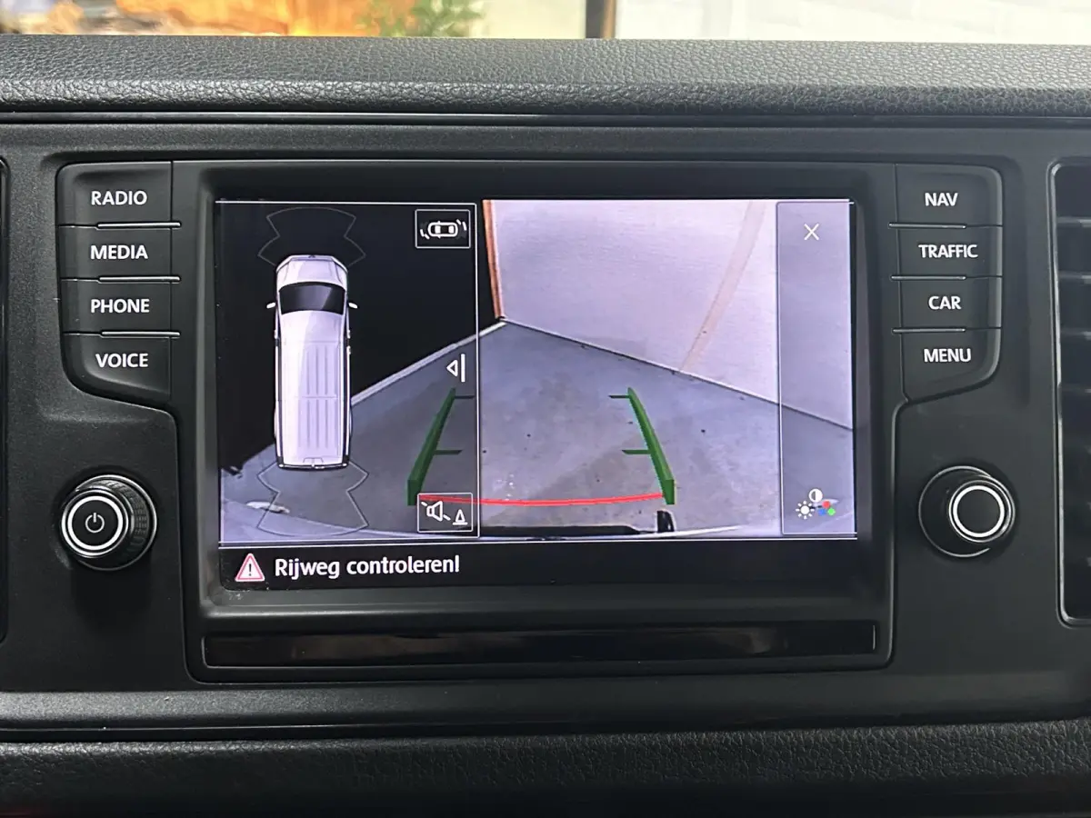 2.0 TDI 140 pk L3H3 Navi, Camera, Cruise Control Airco, Laadruimte Pakket, PDC V+A, Geveerde Stoel, 3-Zits