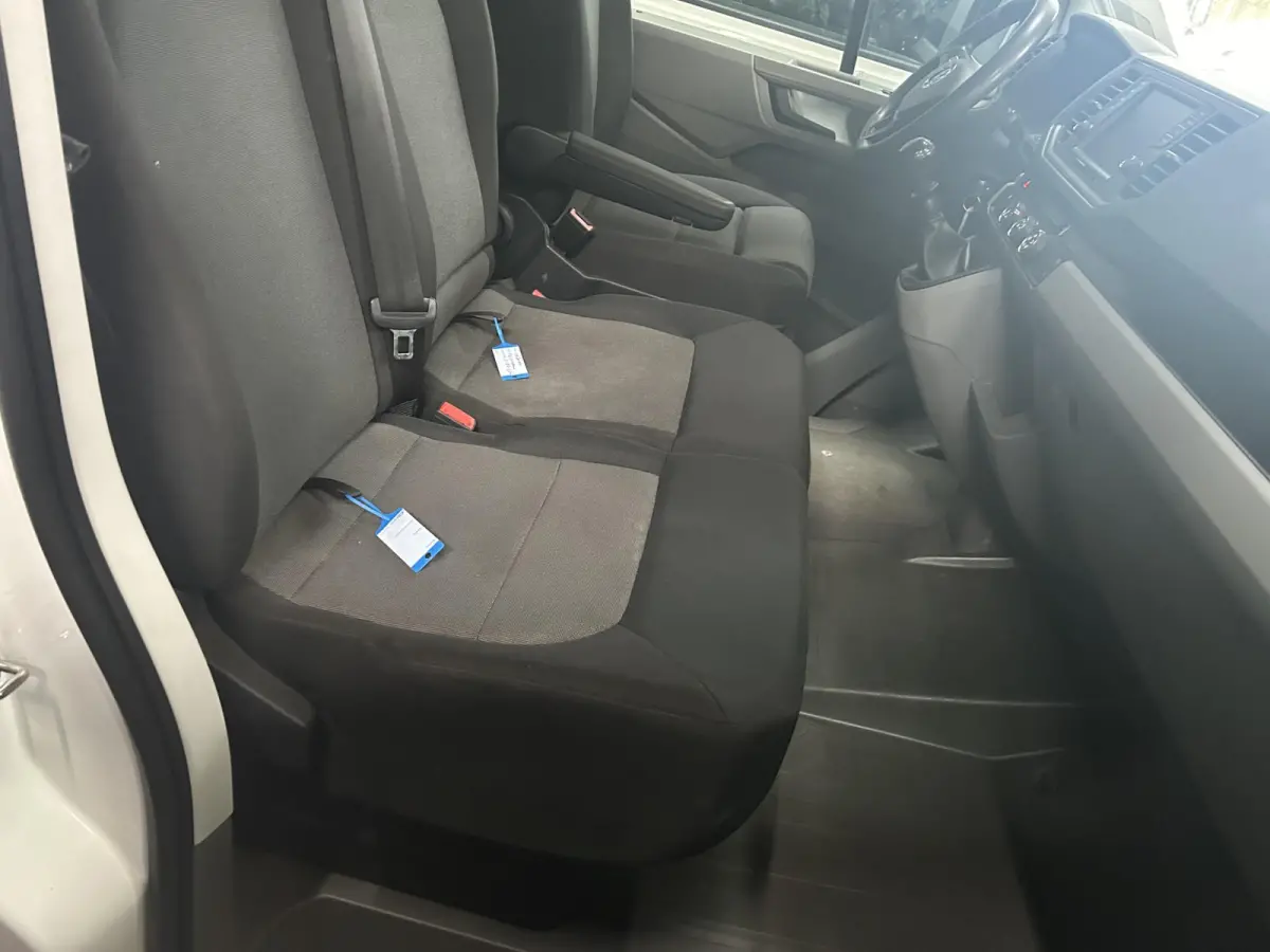 2.0 TDI 140 pk L3H3 Navi, Camera, Cruise Control Airco, Laadruimte Pakket, PDC V+A, Geveerde Stoel, 3-Zits
