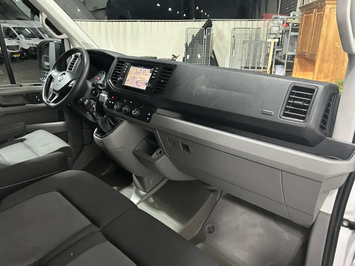 2.0 TDI 140 pk L3H3 Navi, Camera, Cruise Control Airco, Laadruimte Pakket, PDC V+A, Geveerde Stoel, 3-Zits