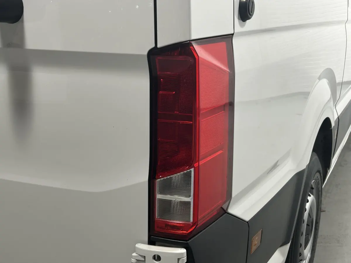 2.0 TDI 140 pk L3H3 Navi, Camera, Cruise Control Airco, Laadruimte Pakket, PDC V+A, Geveerde Stoel, 3-Zits