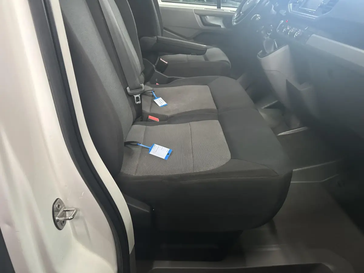 2.0 TDI 140 pk L3H3 Navi, Camera, Cruise Control Airco, Laadruimte Pakket, PDC V+A, Geveerde Stoel, 3-Zits