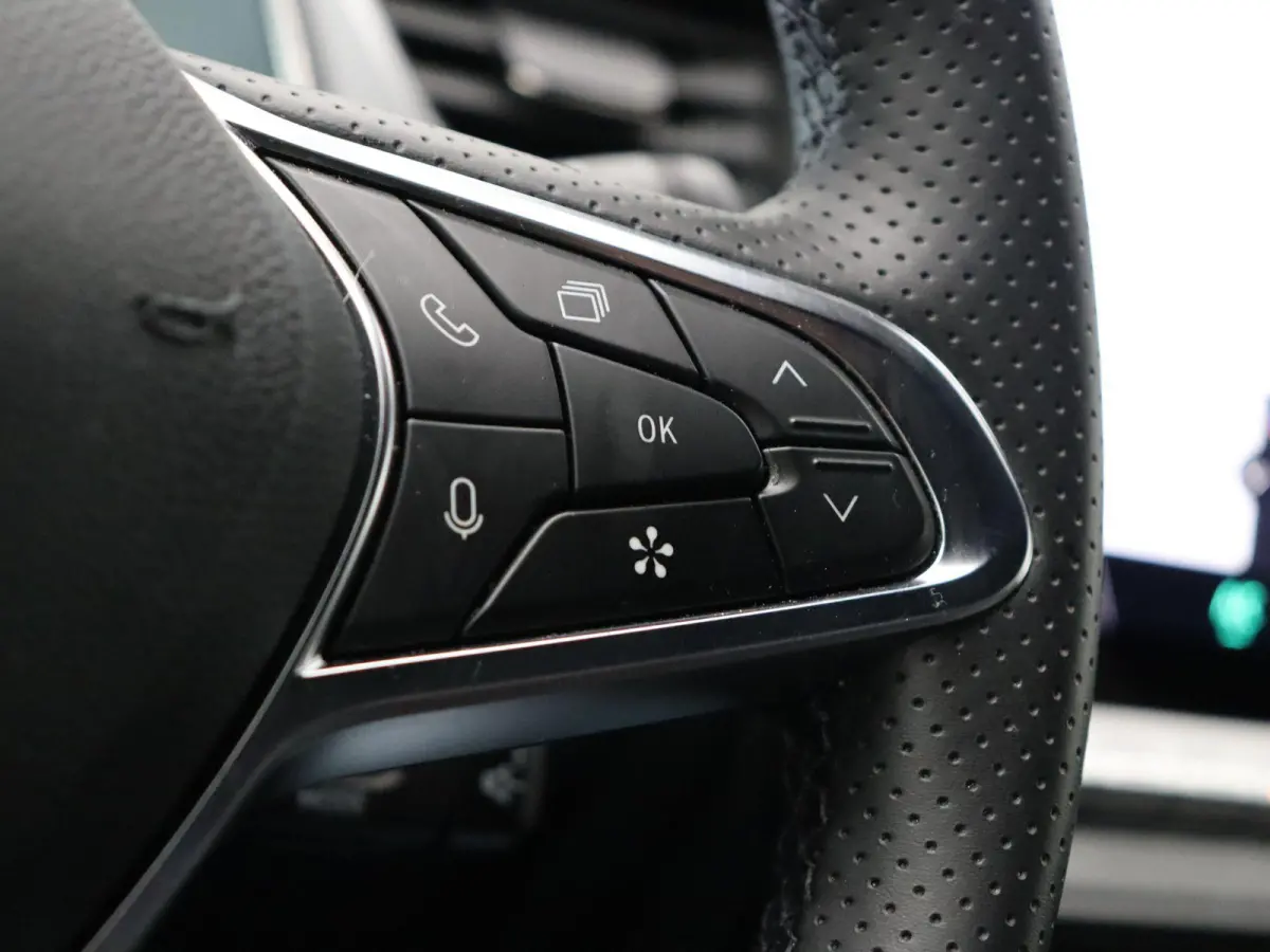 1.6 E-Tech full hybrid 145 techno | Adaptieve Cruise Control | Navigatie | Achteruitrij camera | Parkeersensoren rondom |