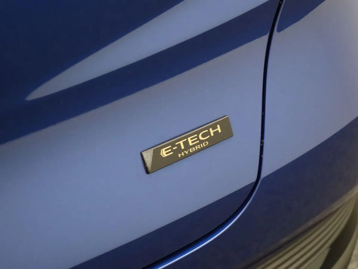 1.6 E-Tech full hybrid 145 techno | Adaptieve Cruise Control | Navigatie | Achteruitrij camera | Parkeersensoren rondom |