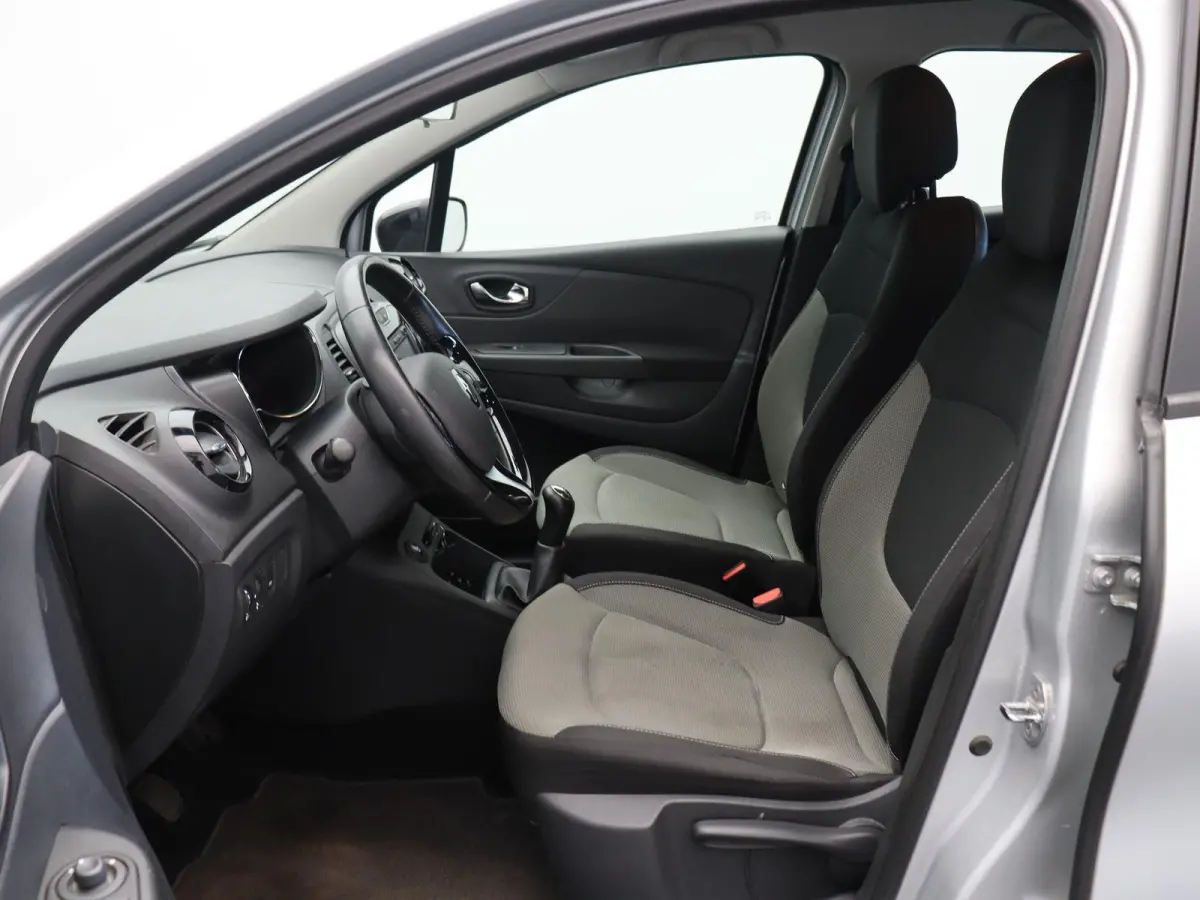 TCe 90pk Expression | Cruise control | Airco | Navigatie | All season banden |