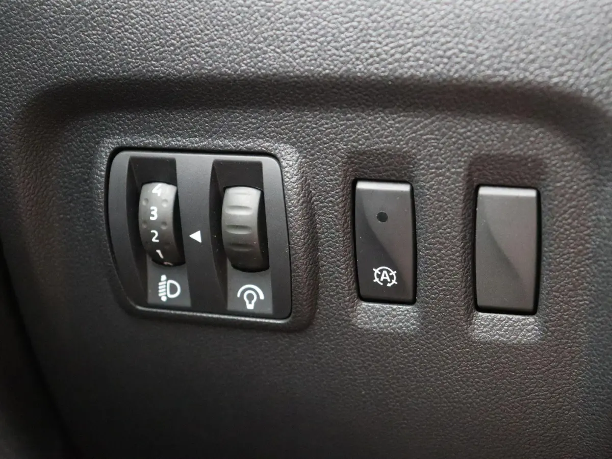 TCe 90pk Expression | Cruise control | Airco | Navigatie | All season banden |