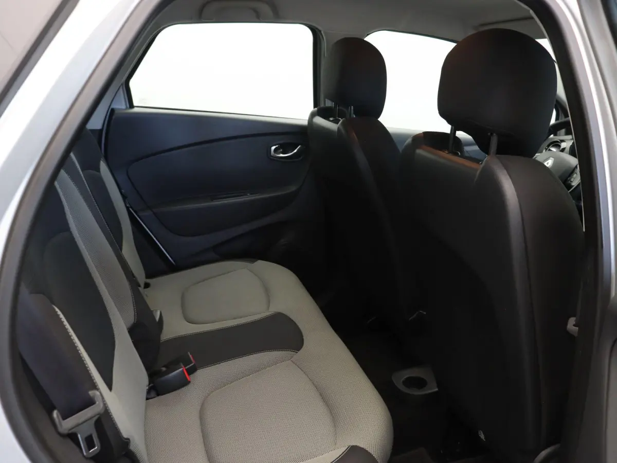 TCe 90pk Expression | Cruise control | Airco | Navigatie | All season banden |