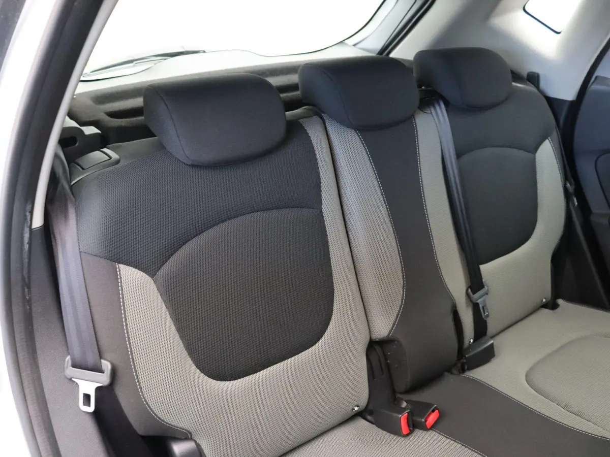 TCe 90pk Expression | Cruise control | Airco | Navigatie | All season banden |