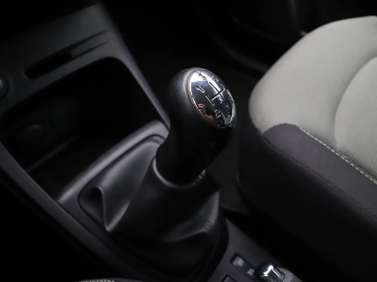 TCe 90pk Expression | Cruise control | Airco | Navigatie | All season banden |