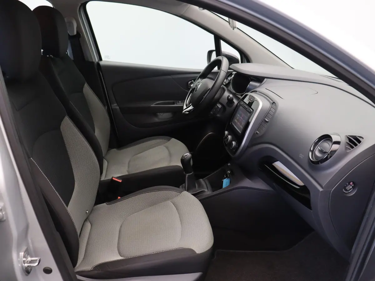 TCe 90pk Expression | Cruise control | Airco | Navigatie | All season banden |