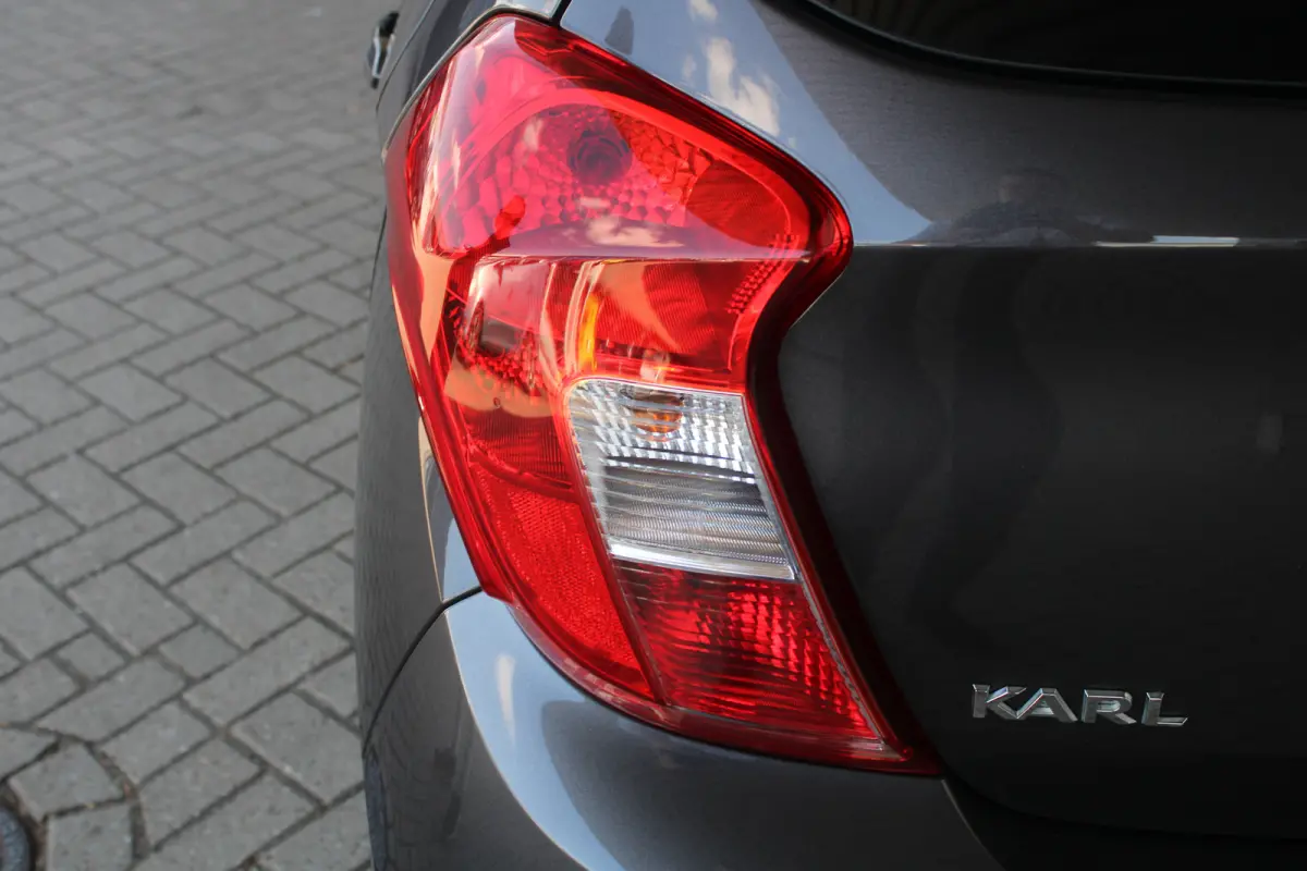 1.0 ecoFLEX Innovation | Climate control | Parkeersensoren achter | Lederen bekleding | lichtmetalen velgen |
