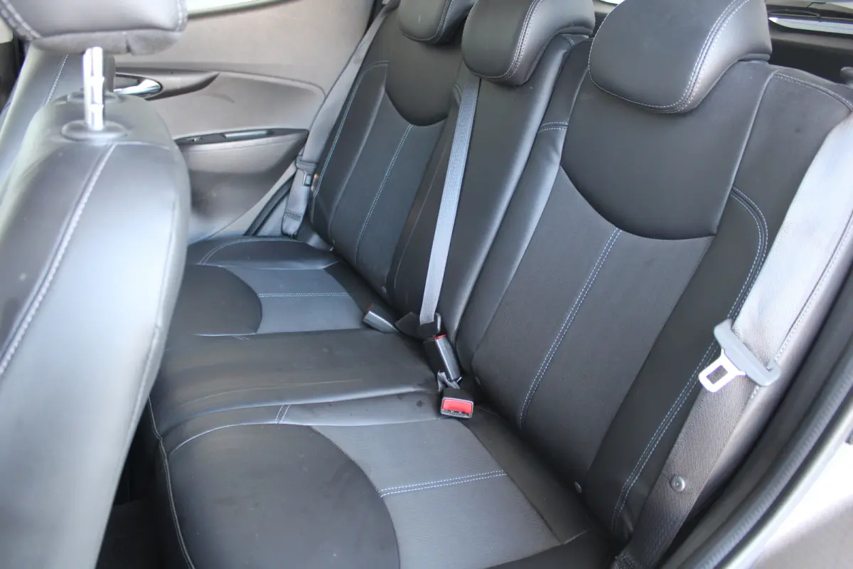 1.0 ecoFLEX Innovation | Climate control | Parkeersensoren achter | Lederen bekleding | lichtmetalen velgen |