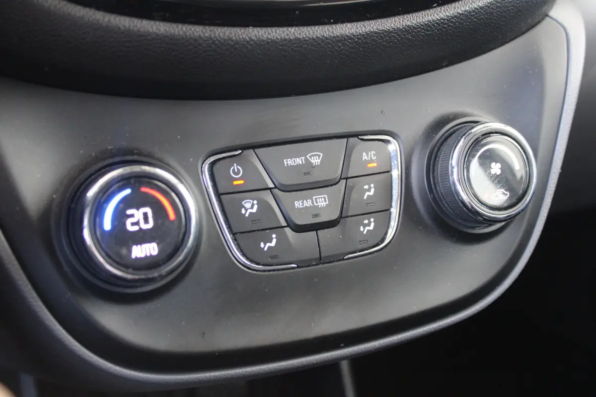 1.0 ecoFLEX Innovation | Climate control | Parkeersensoren achter | Lederen bekleding | lichtmetalen velgen |
