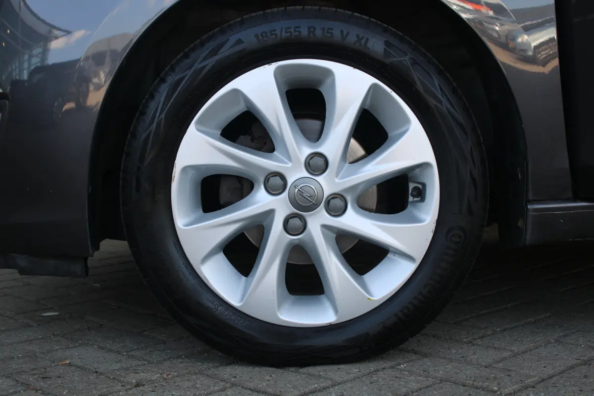 1.0 ecoFLEX Innovation | Climate control | Parkeersensoren achter | Lederen bekleding | lichtmetalen velgen |